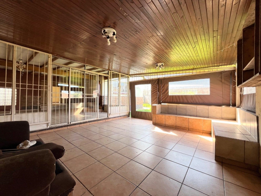To Let 4 Bedroom Property for Rent in Birchleigh Gauteng