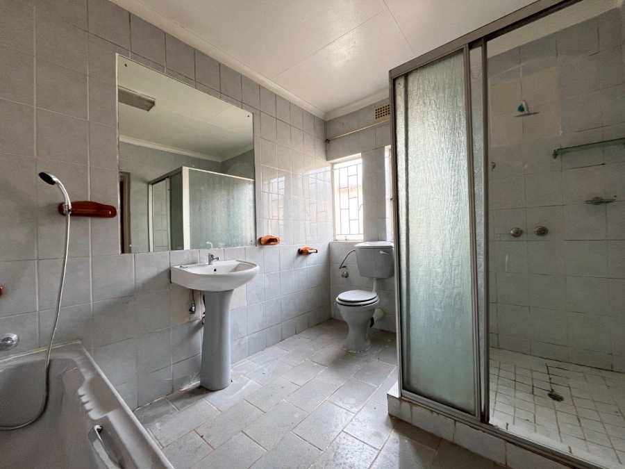 To Let 4 Bedroom Property for Rent in Birchleigh Gauteng