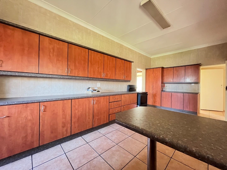 To Let 4 Bedroom Property for Rent in Birchleigh Gauteng