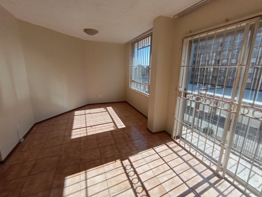 2 Bedroom Property for Sale in Queenswood Gauteng