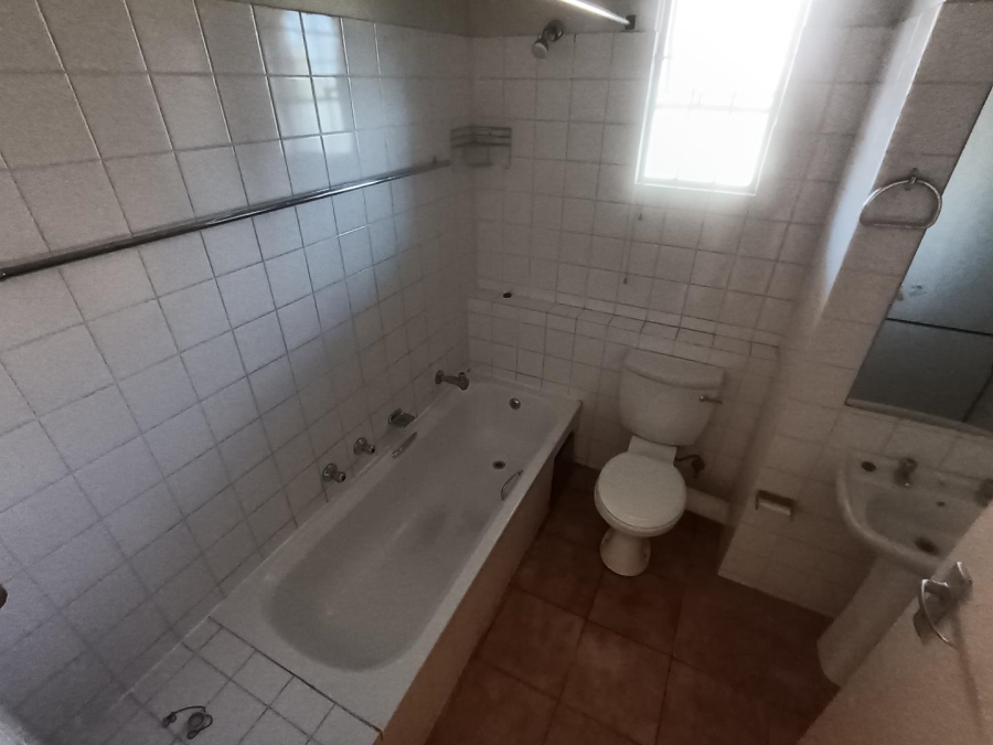 2 Bedroom Property for Sale in Queenswood Gauteng