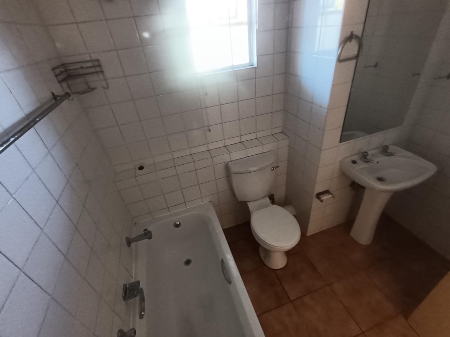 2 Bedroom Property for Sale in Queenswood Gauteng
