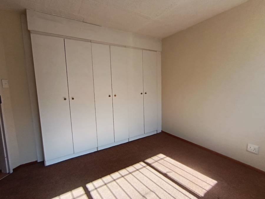 2 Bedroom Property for Sale in Queenswood Gauteng