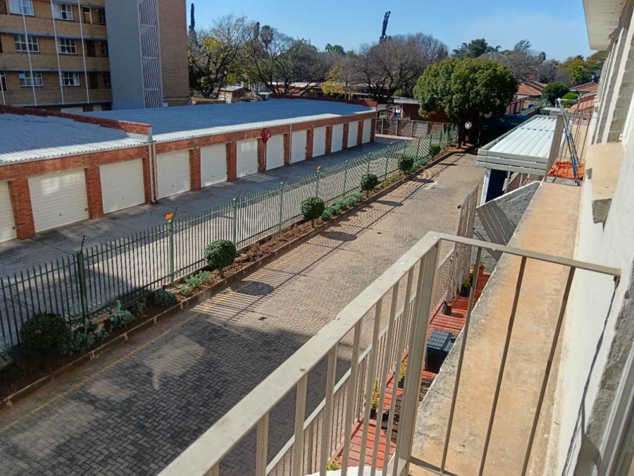 2 Bedroom Property for Sale in Queenswood Gauteng