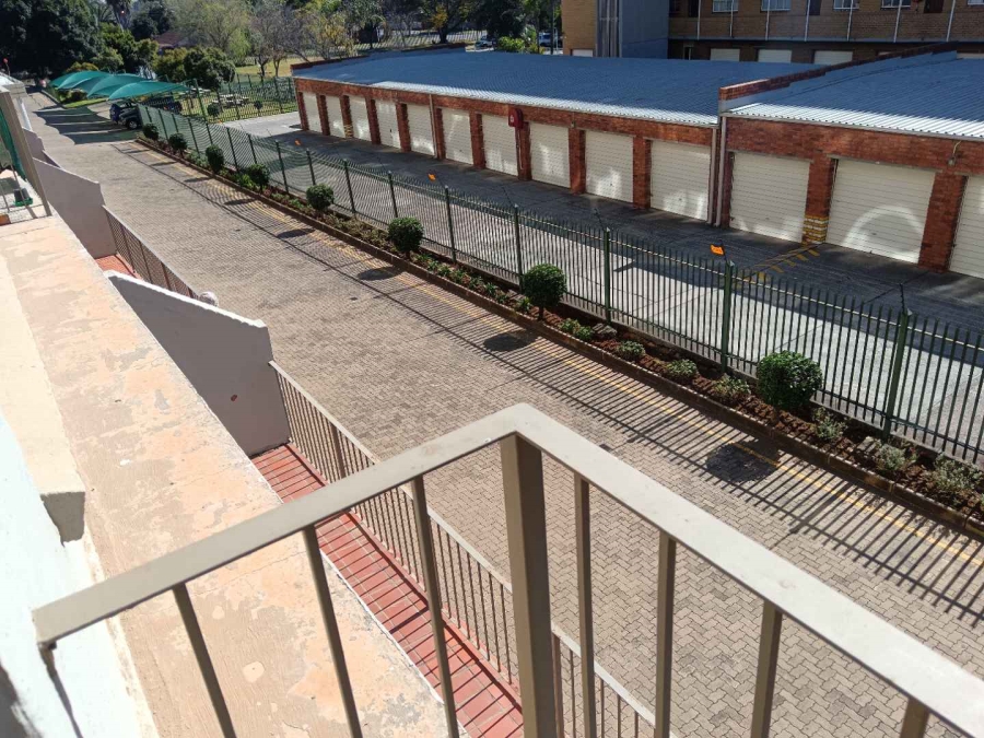 2 Bedroom Property for Sale in Queenswood Gauteng
