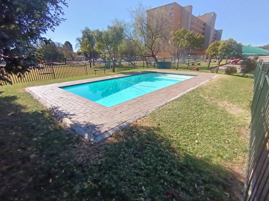 2 Bedroom Property for Sale in Queenswood Gauteng