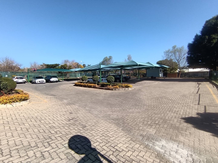 2 Bedroom Property for Sale in Queenswood Gauteng