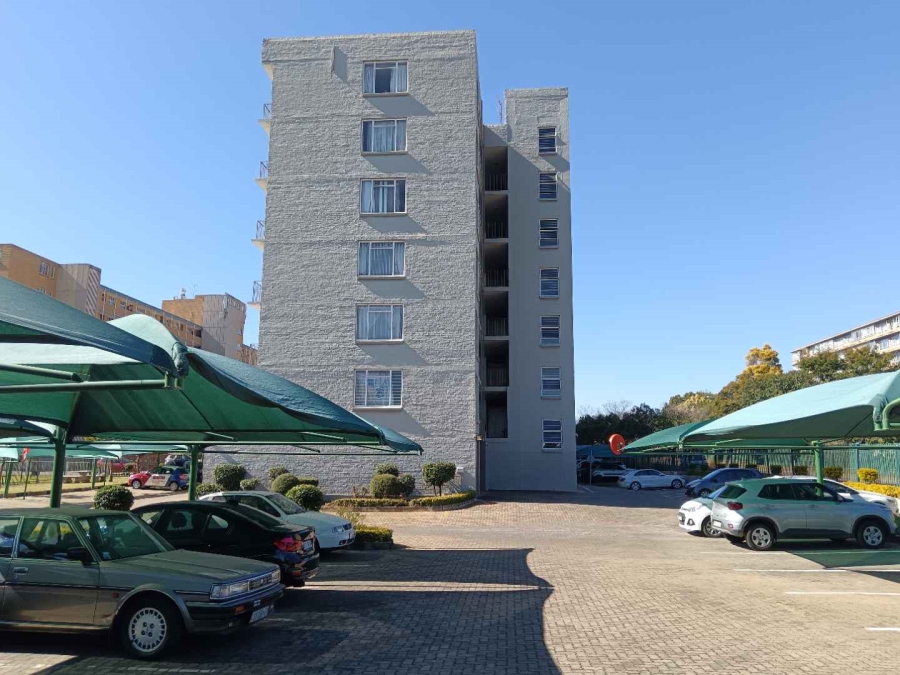 2 Bedroom Property for Sale in Queenswood Gauteng