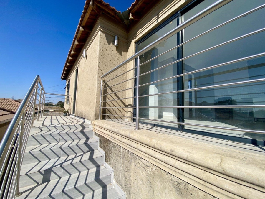 To Let 2 Bedroom Property for Rent in Goudrand Gauteng