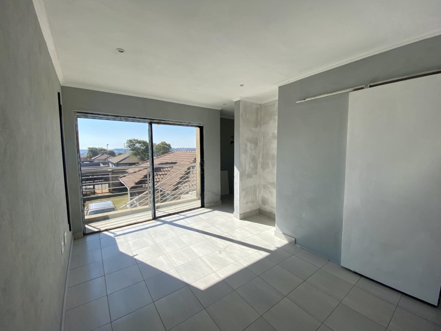 To Let 2 Bedroom Property for Rent in Goudrand Gauteng