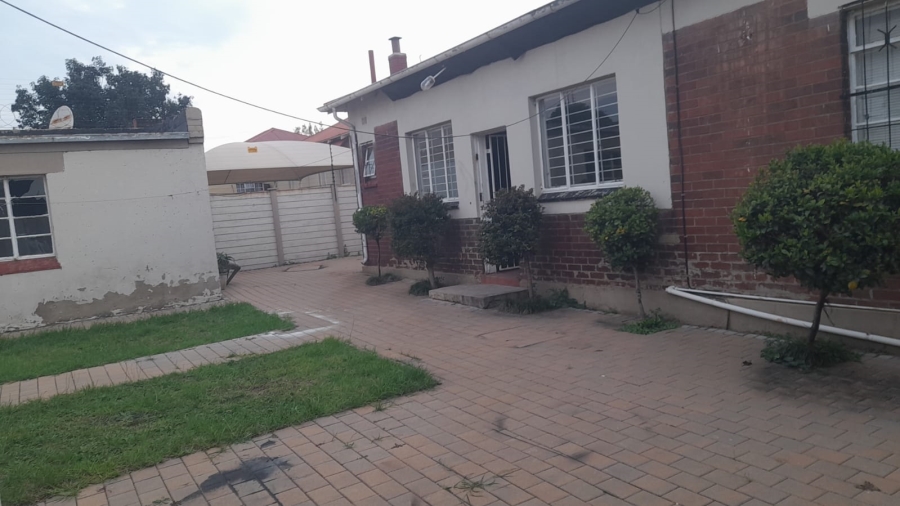 5 Bedroom Property for Sale in Townsview Gauteng