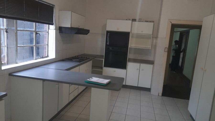 5 Bedroom Property for Sale in Townsview Gauteng