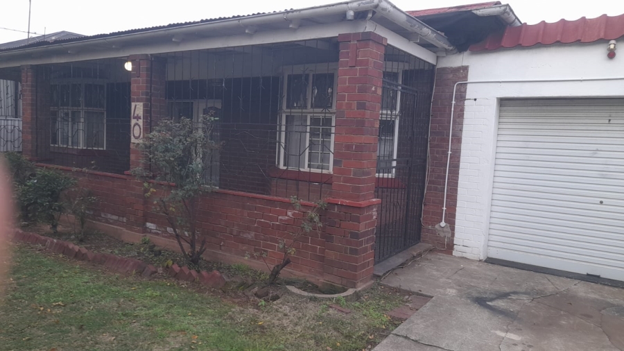 5 Bedroom Property for Sale in Townsview Gauteng