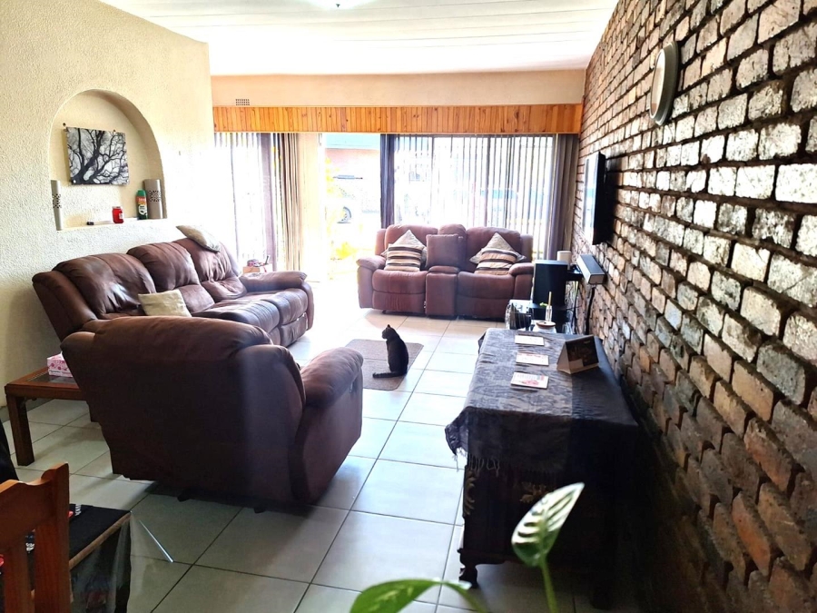 2 Bedroom Property for Sale in New Redruth Gauteng