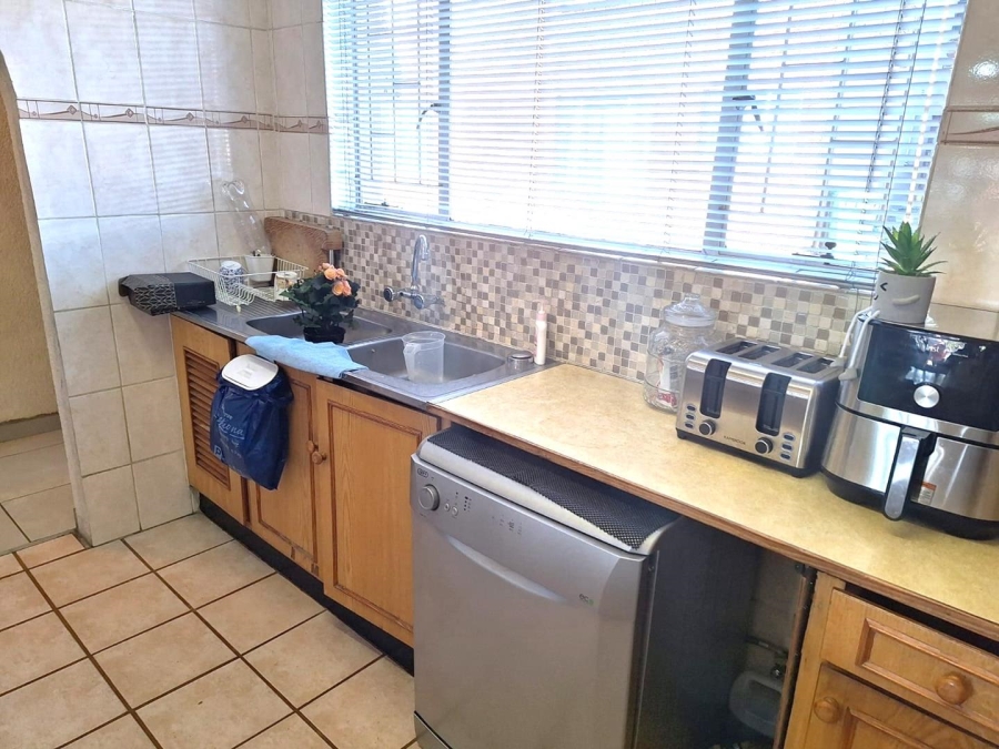 2 Bedroom Property for Sale in New Redruth Gauteng