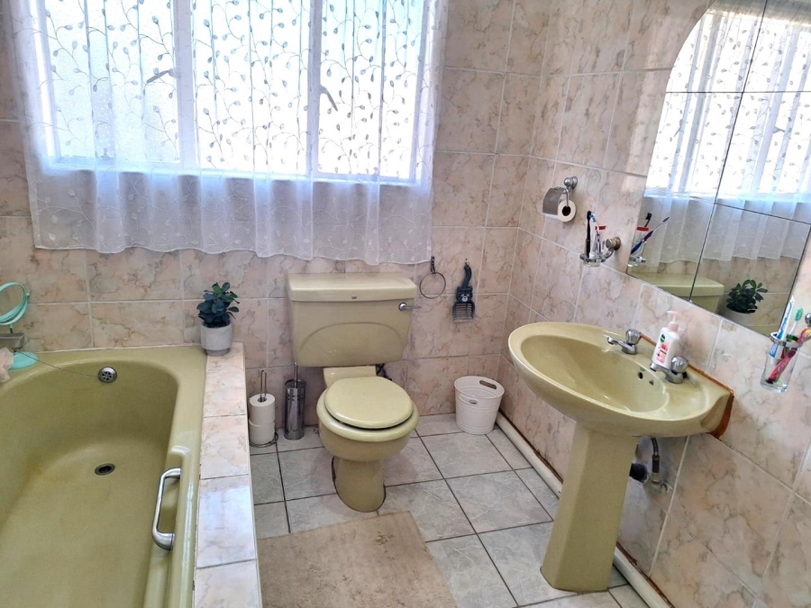 2 Bedroom Property for Sale in New Redruth Gauteng