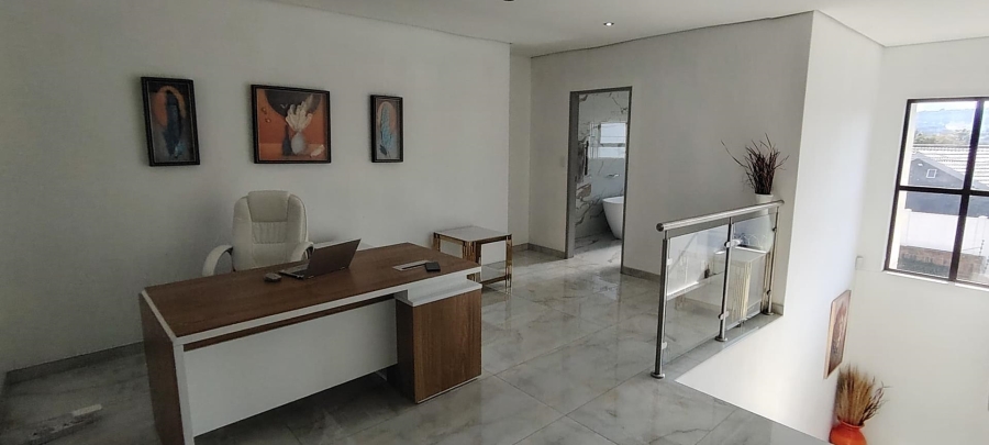7 Bedroom Property for Sale in Glenanda Gauteng