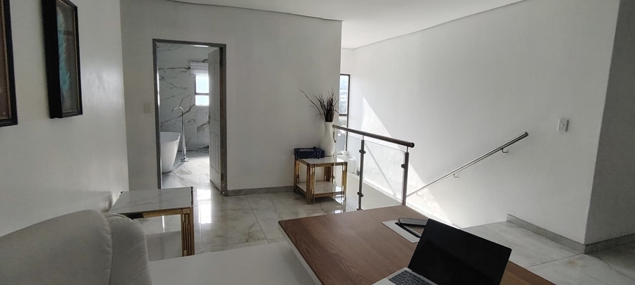 7 Bedroom Property for Sale in Glenanda Gauteng
