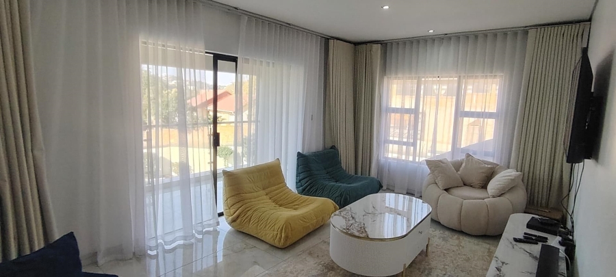 7 Bedroom Property for Sale in Glenanda Gauteng