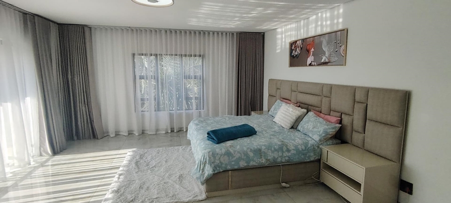 7 Bedroom Property for Sale in Glenanda Gauteng