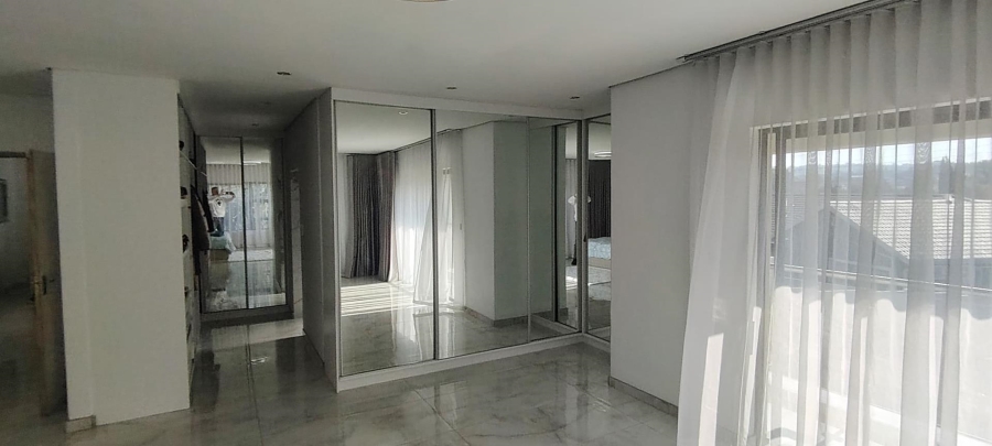 7 Bedroom Property for Sale in Glenanda Gauteng
