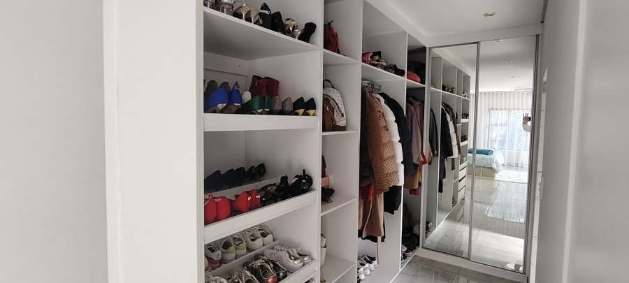 7 Bedroom Property for Sale in Glenanda Gauteng