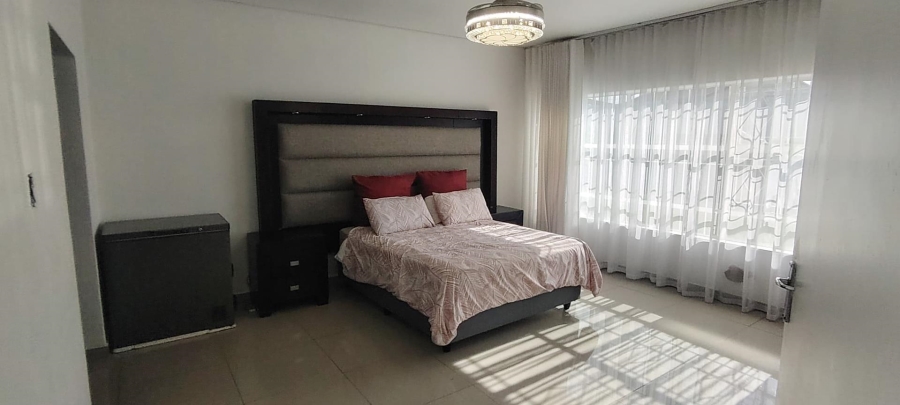 7 Bedroom Property for Sale in Glenanda Gauteng