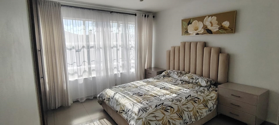 7 Bedroom Property for Sale in Glenanda Gauteng