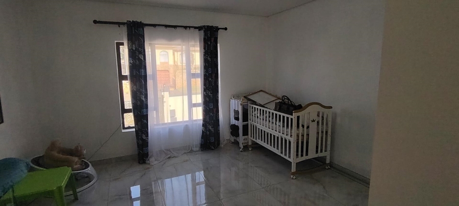 7 Bedroom Property for Sale in Glenanda Gauteng