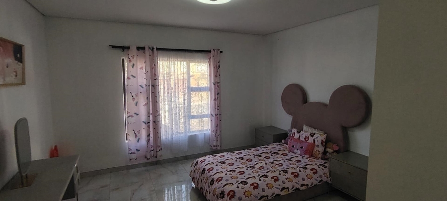 7 Bedroom Property for Sale in Glenanda Gauteng