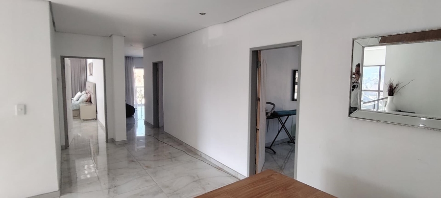 7 Bedroom Property for Sale in Glenanda Gauteng
