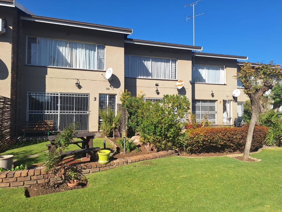 2 Bedroom Property for Sale in New Redruth Gauteng