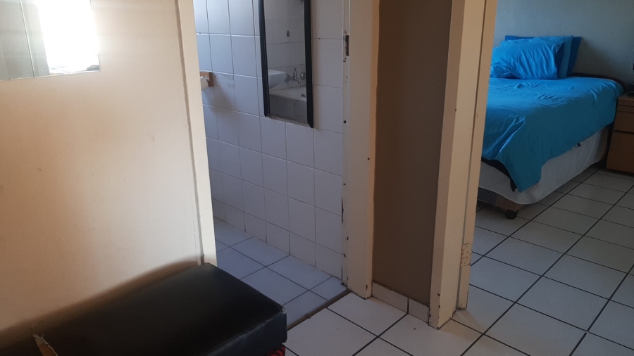2 Bedroom Property for Sale in Townsview Gauteng