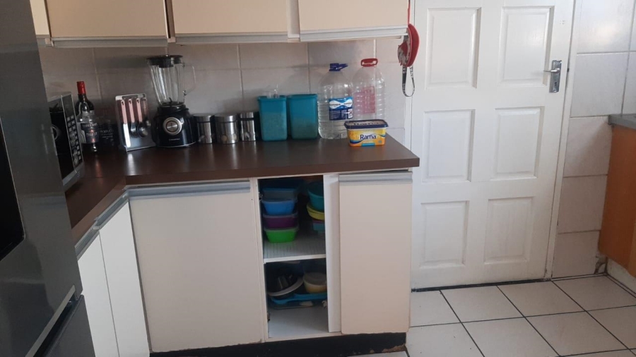 2 Bedroom Property for Sale in Townsview Gauteng