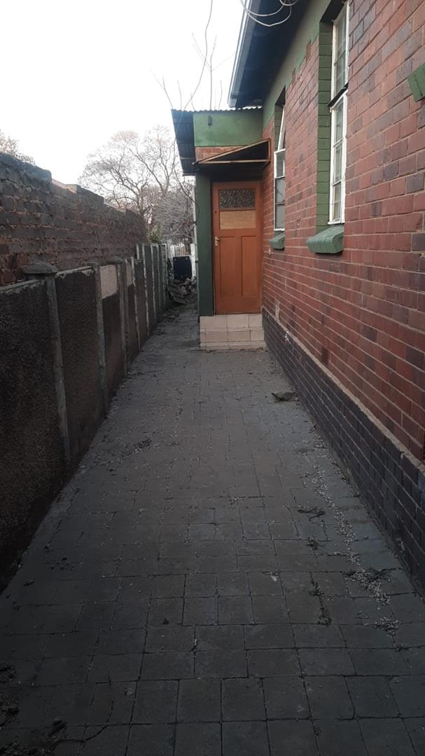 5 Bedroom Property for Sale in Glenesk Gauteng