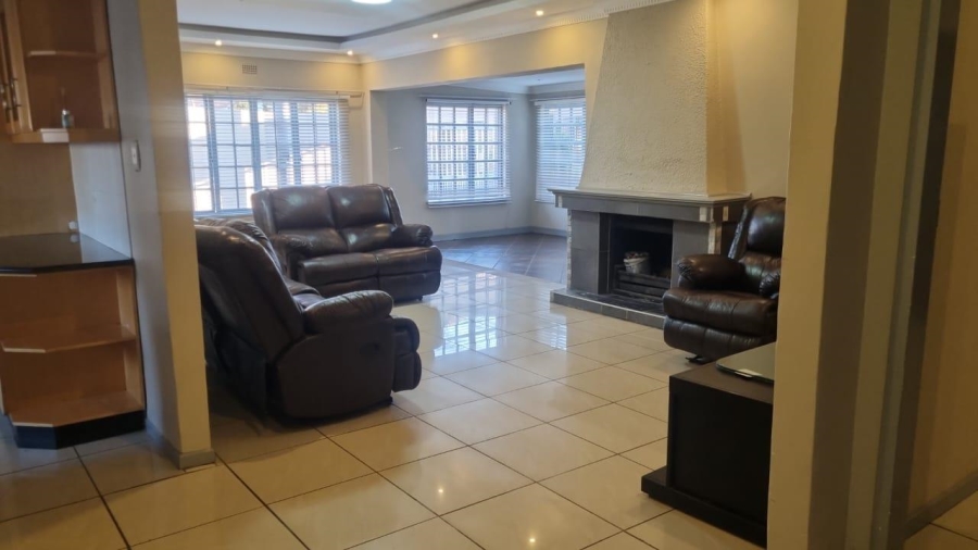 4 Bedroom Property for Sale in Linmeyer Gauteng