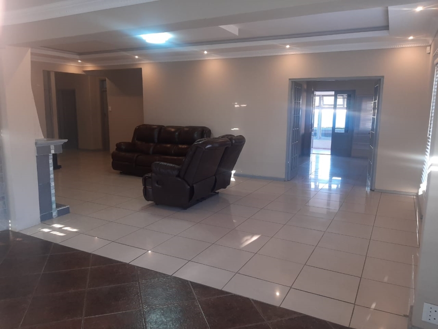 4 Bedroom Property for Sale in Linmeyer Gauteng