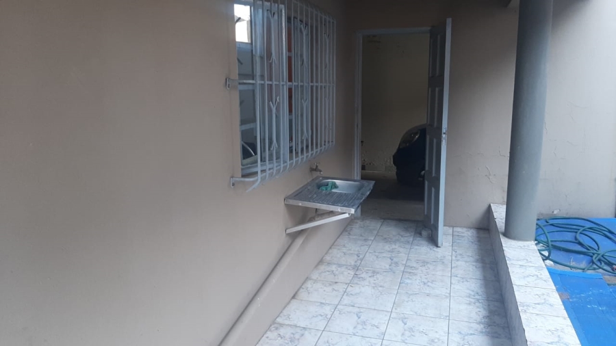 4 Bedroom Property for Sale in Linmeyer Gauteng