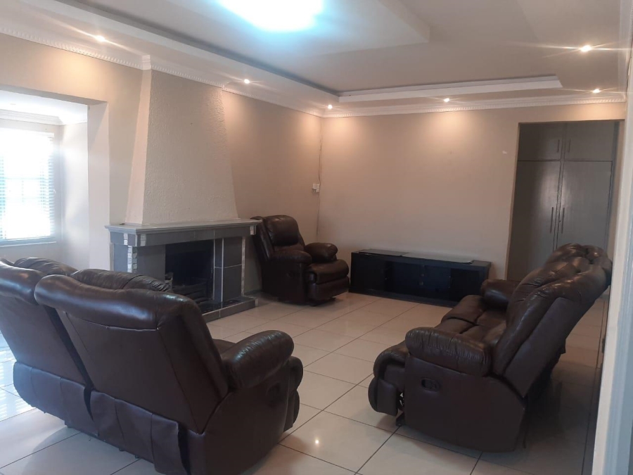 4 Bedroom Property for Sale in Linmeyer Gauteng