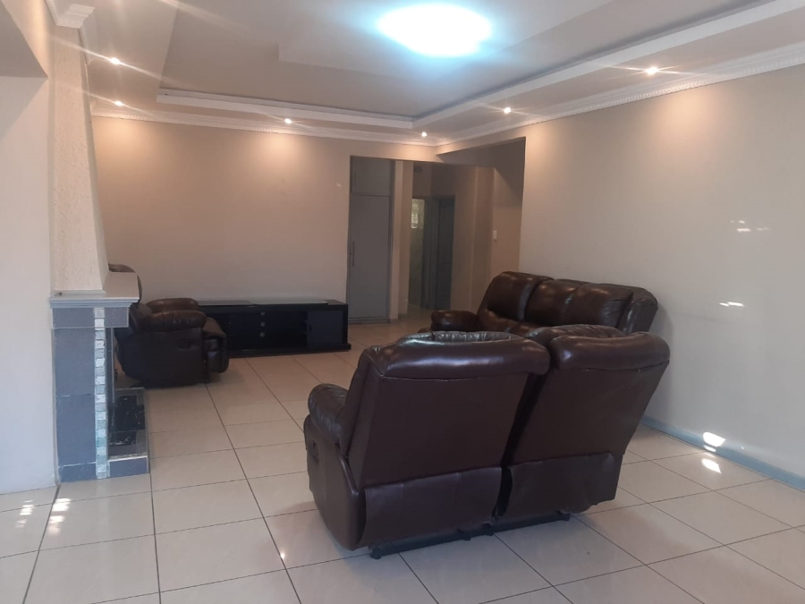 4 Bedroom Property for Sale in Linmeyer Gauteng