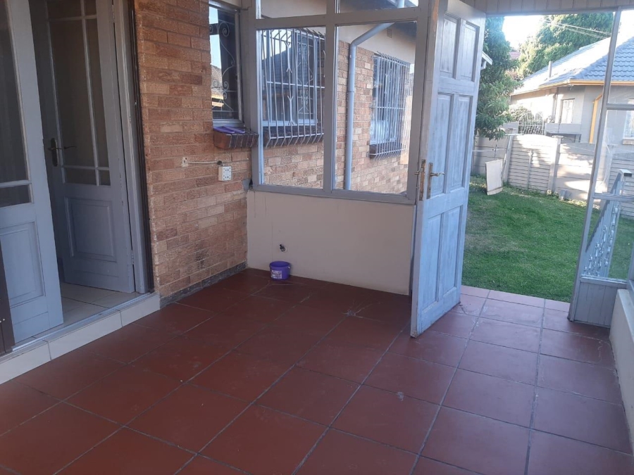 4 Bedroom Property for Sale in Linmeyer Gauteng