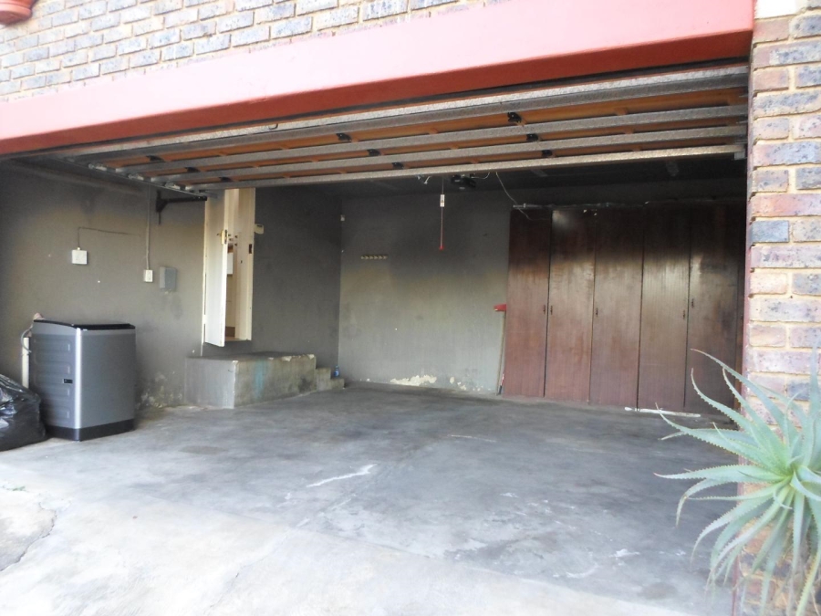 To Let 4 Bedroom Property for Rent in Mulbarton Gauteng