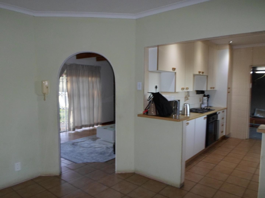 To Let 4 Bedroom Property for Rent in Mulbarton Gauteng