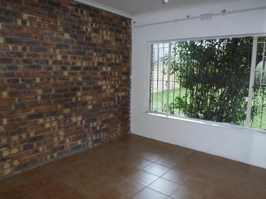 To Let 4 Bedroom Property for Rent in Mulbarton Gauteng