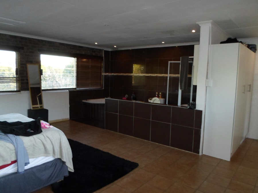 To Let 4 Bedroom Property for Rent in Mulbarton Gauteng