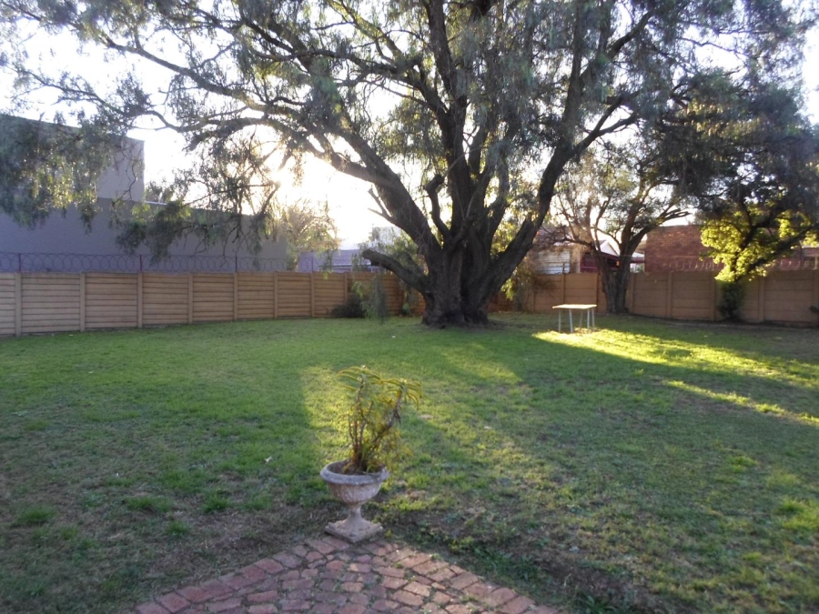 To Let 4 Bedroom Property for Rent in Mulbarton Gauteng
