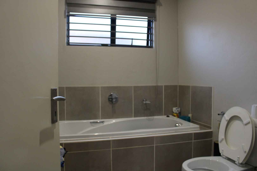 3 Bedroom Property for Sale in Albertsdal Gauteng
