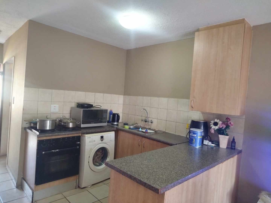 To Let 2 Bedroom Property for Rent in The Orchards Gauteng