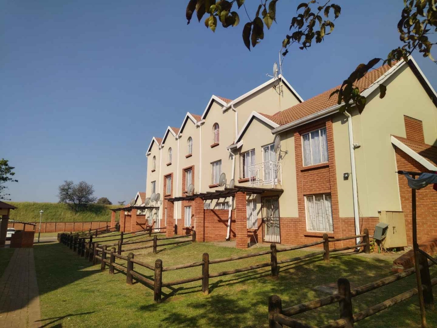 To Let 2 Bedroom Property for Rent in The Orchards Gauteng