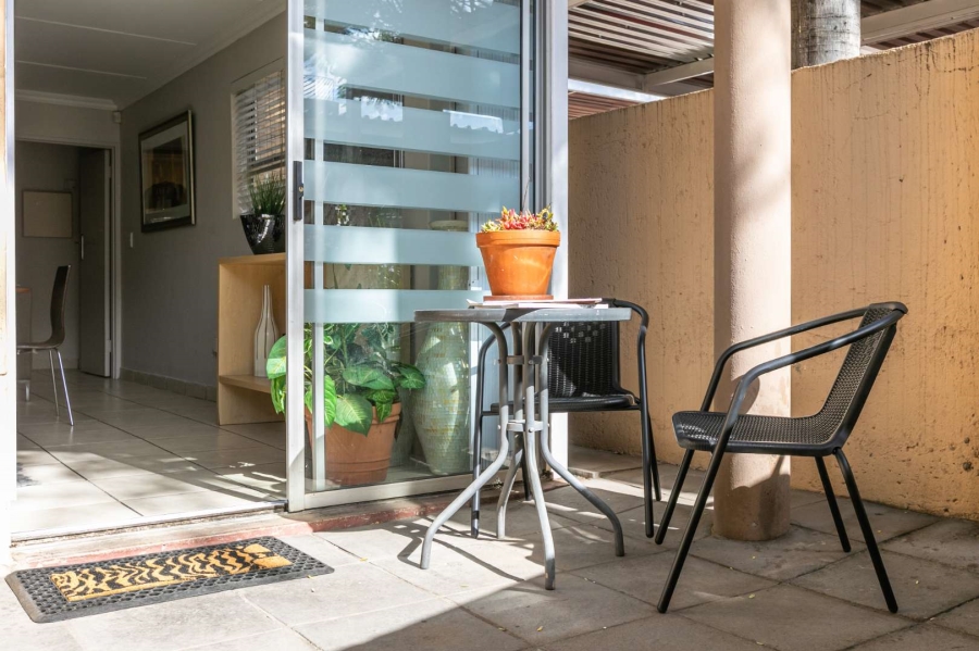 To Let 1 Bedroom Property for Rent in Sandown Gauteng